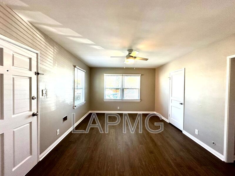 Santa Monica House: 2312 Ocean Park Blvd