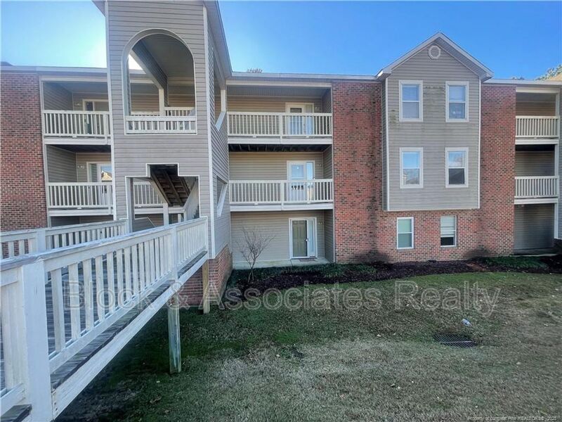 Fayetteville Condo: 663 BARTONS LANDING PL