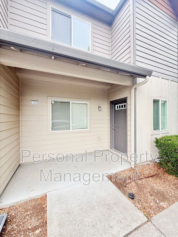 Vancouver Townhome: 12600 NE 49th Street