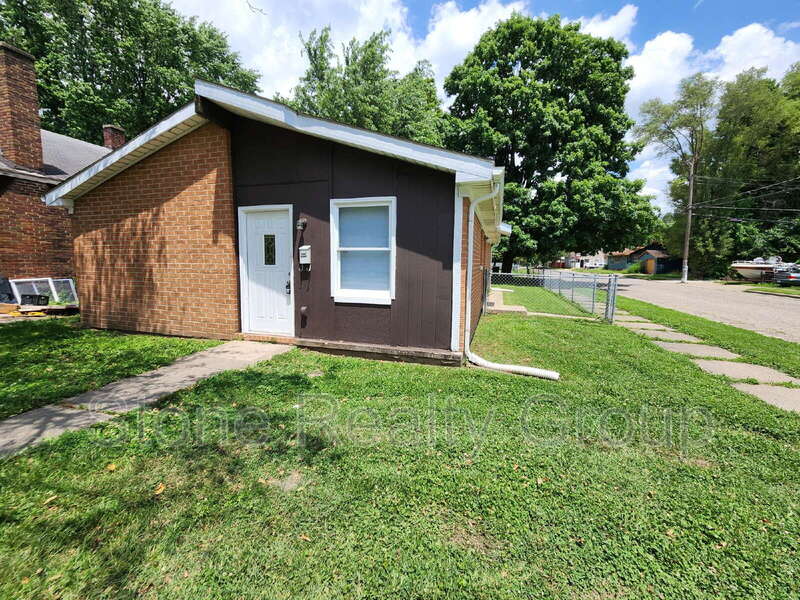 Terre Haute House: 2262 3rd Ave