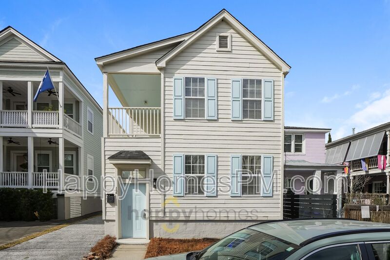 Charleston House: 12 1/2 Nunan Street