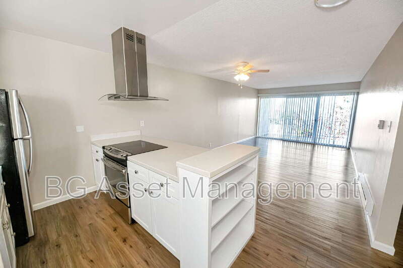Hayward Condo: 944 Fletcher Lane