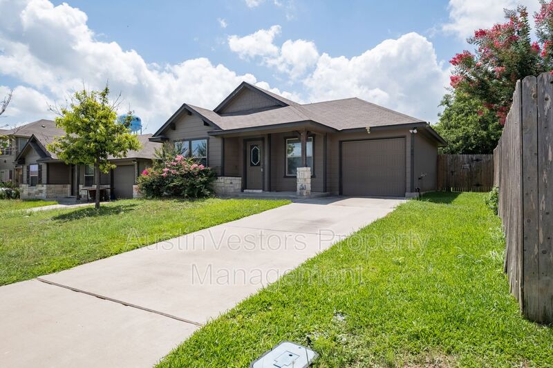 Jarrell House: 100 Azurite Dr