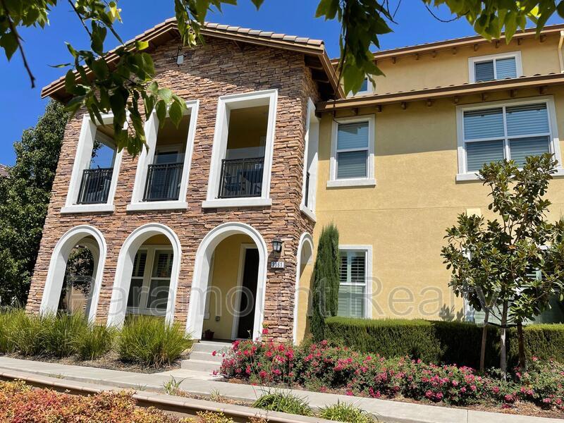 Dublin Condo: 3361 Central Pkwy