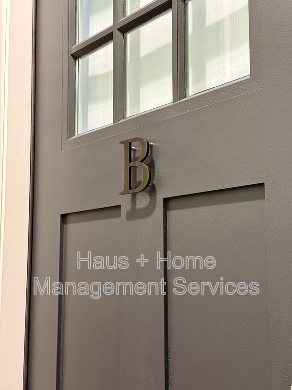 Turtle Creek Condo: 906 Penn Avenue