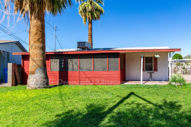 Phoenix Townhome: 912 E Montebello Ave