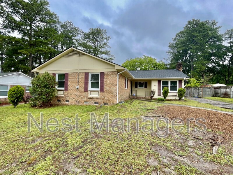 Fayetteville House: 717 Rockwood Drive
