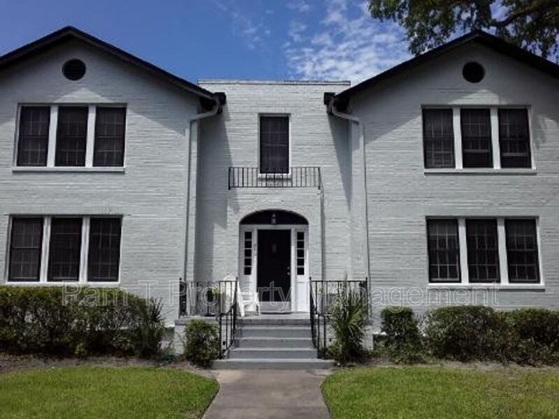 Savannah Condo: 740 E.45th St. #4