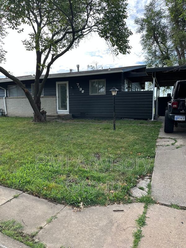 Topeka House: 7132 SW Lario Ln