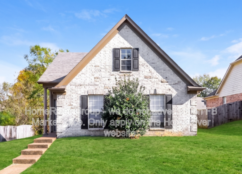 Memphis House: 1290 Whitten Rd