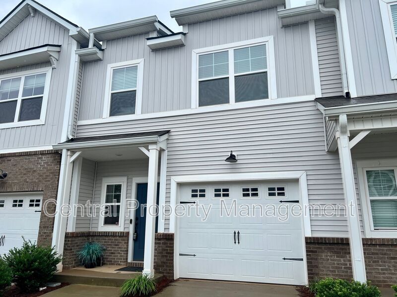 Greenville House: 16 Camden Woods Trail