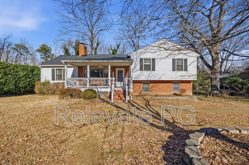 Henrico House: 9002 Michaux Ln