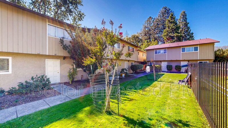 Ukiah House: 969 Marlene St