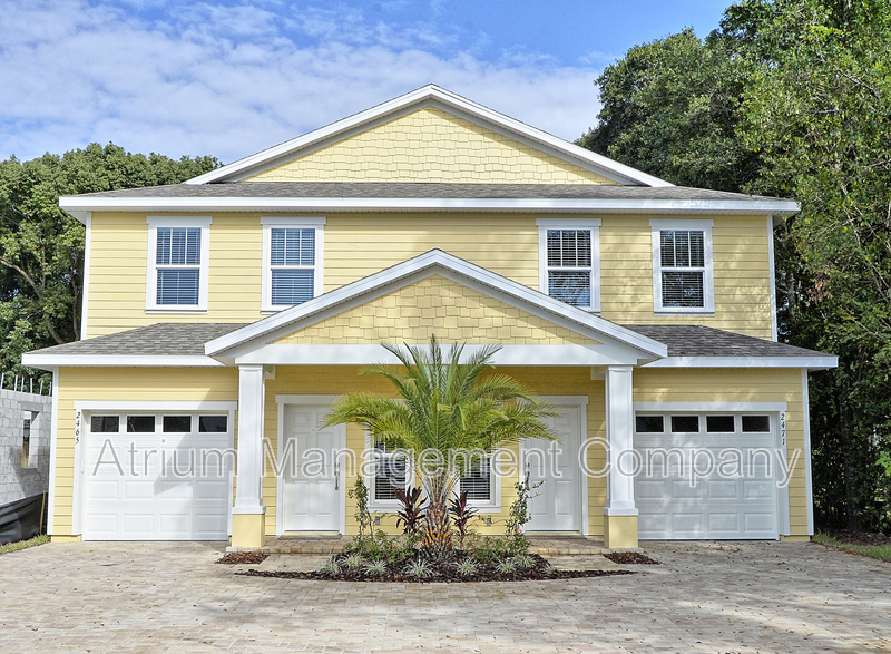Orlando Townhome: 2916 E. Washington Street
