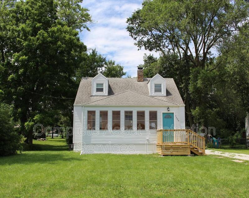 Merrillville House: 7326 Taft Street