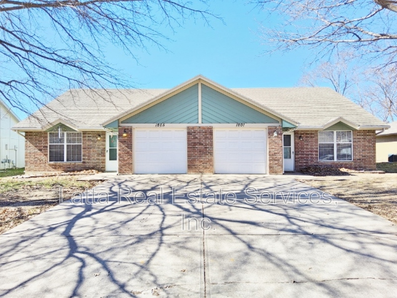 Blue Springs Condo: 1805 SW 6th St