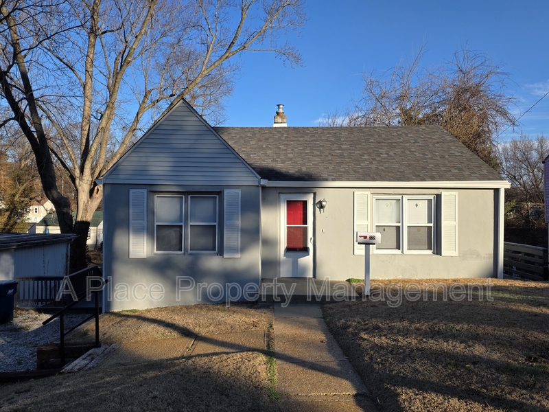 Ferguson House: 338 La Motte Lane