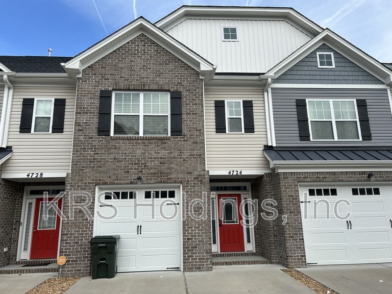 Virginia Beach Townhome: 4724 Kilby Dr