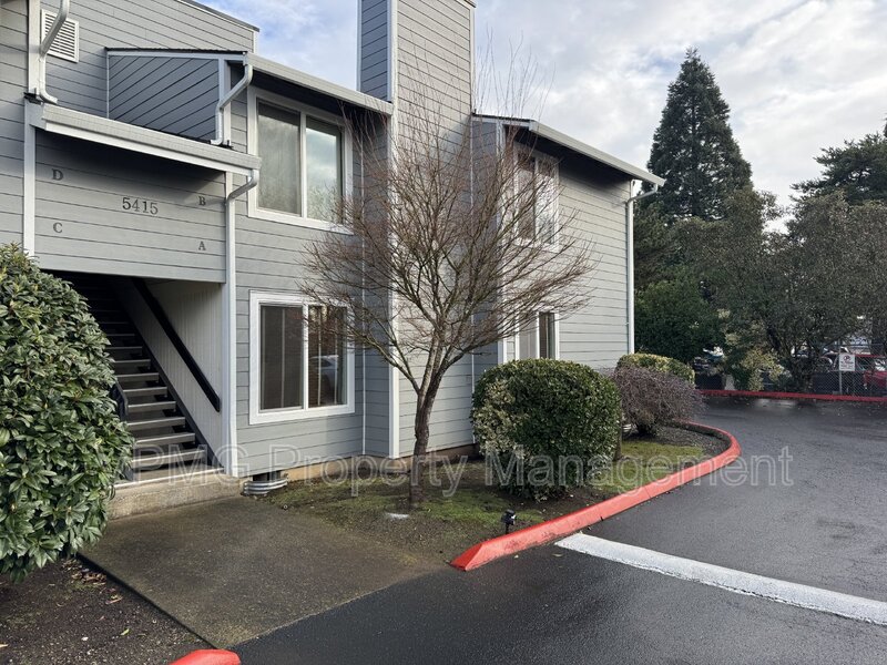 Vancouver Condo: 5415 Northeast 34th Street Unit: B