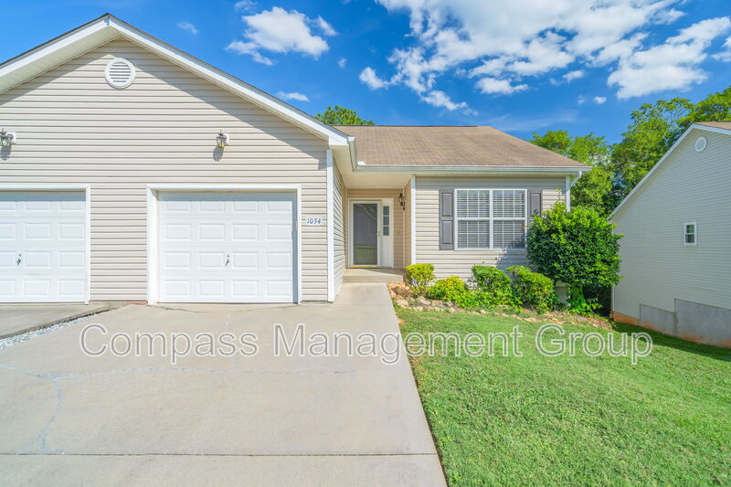 Knoxville House: 1034 Brittany Deanne Lane