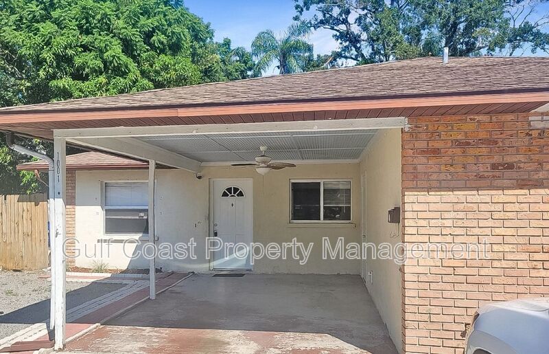 Bradenton House: 1001 25th Street West