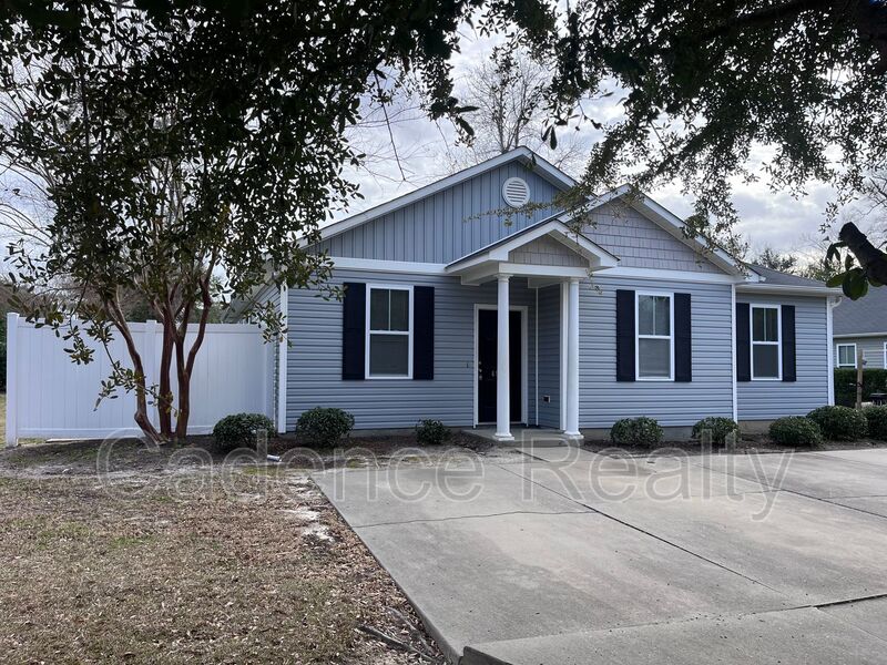 Wilmington House: 4908 Maple Avenue
