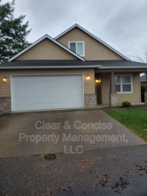 Eugene House: 920 Arcadia Drive