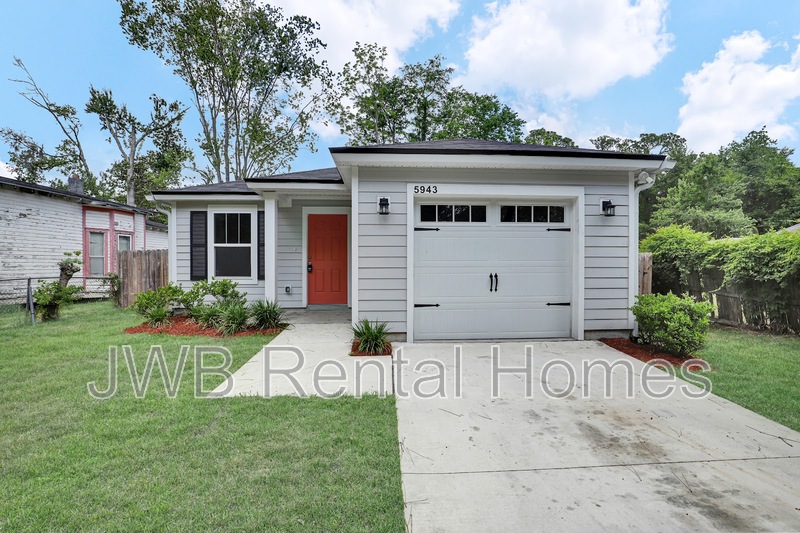 Jacksonville House: 5943 Flicker Ave