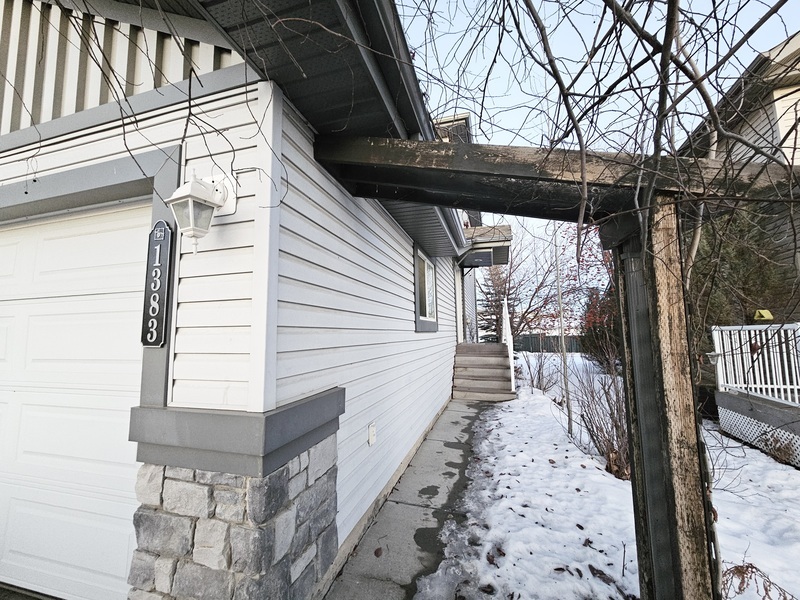 Edmonton Condo: 1383 Rutherford Rd SW