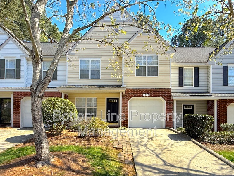 Charlotte House: 9932 Birch Knoll Ct