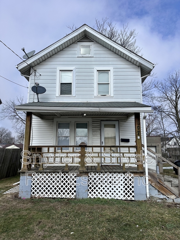 Akron House: 1007 Cole Avenue