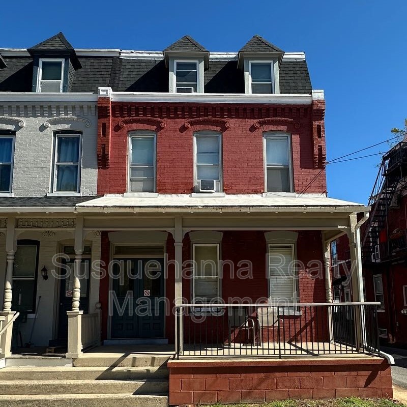 Lancaster Condo: 15 Pearl Street
