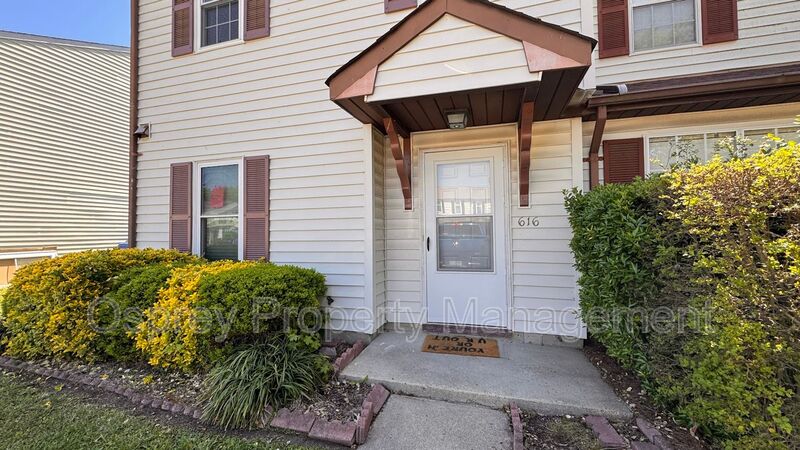 Renovated End-Unit Townhome in Virginia Beach - Photo 1