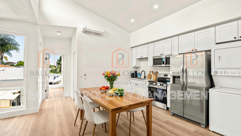 San Diego House: 2919 Ulric Street