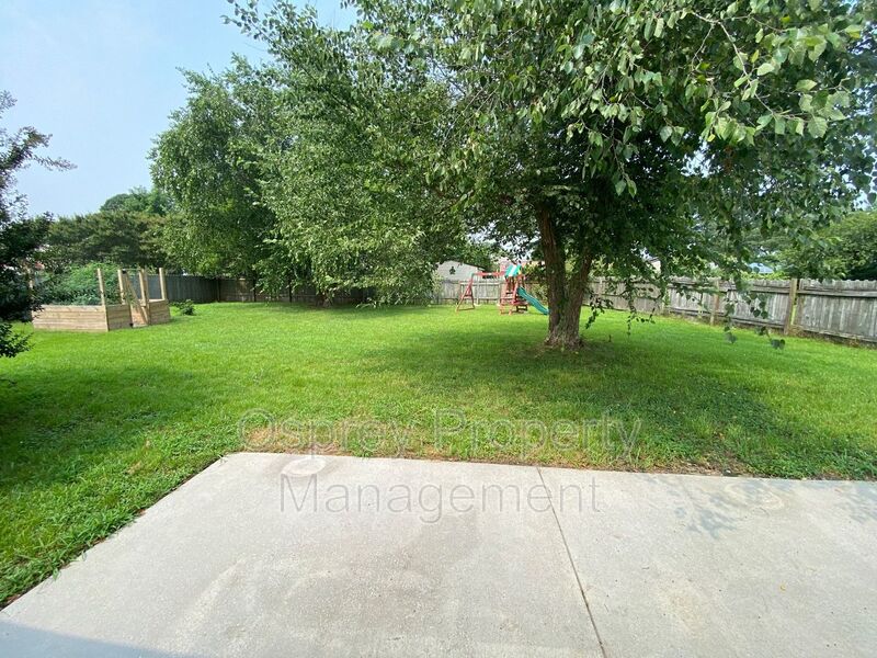 Charming 3-Bedroom Ranch !!