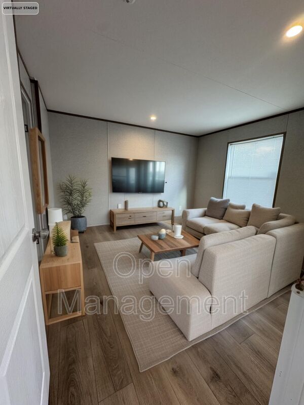 Whitewater House: 755 N. Tratt St.