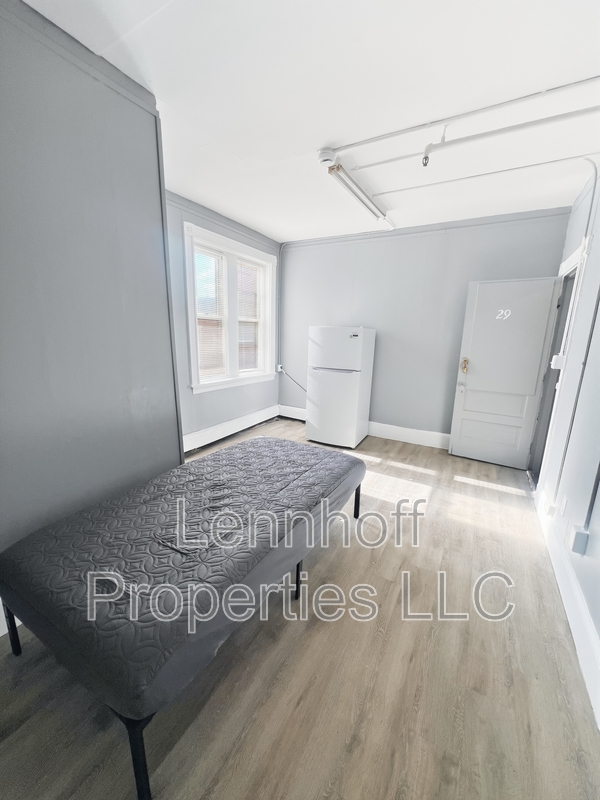 Lawrence Apartment: 32 Lawrence Street