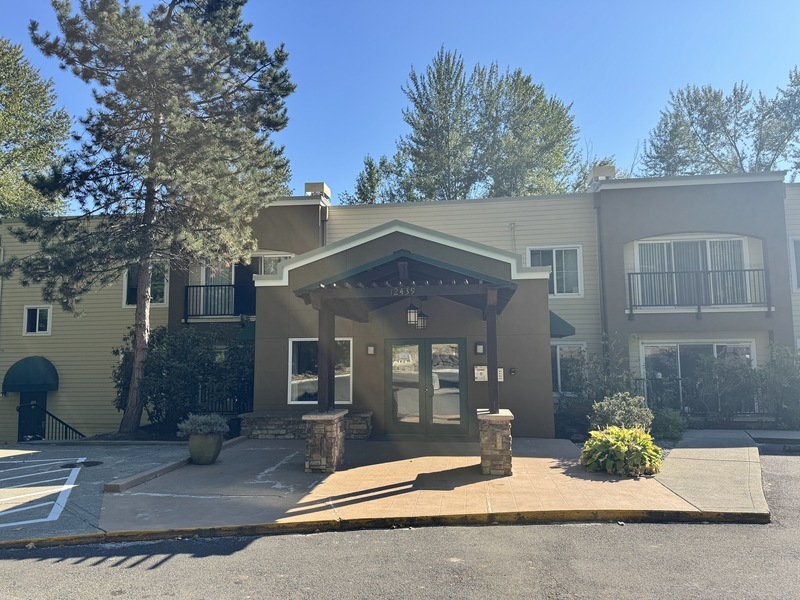 Kirkland House: 12439 NE Totem Lake Way