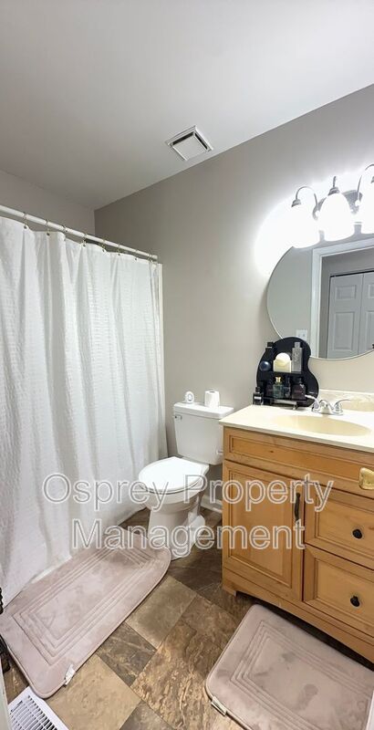 Beautiful 3BR Townhome in Gated Kings Square Community - Photo 11