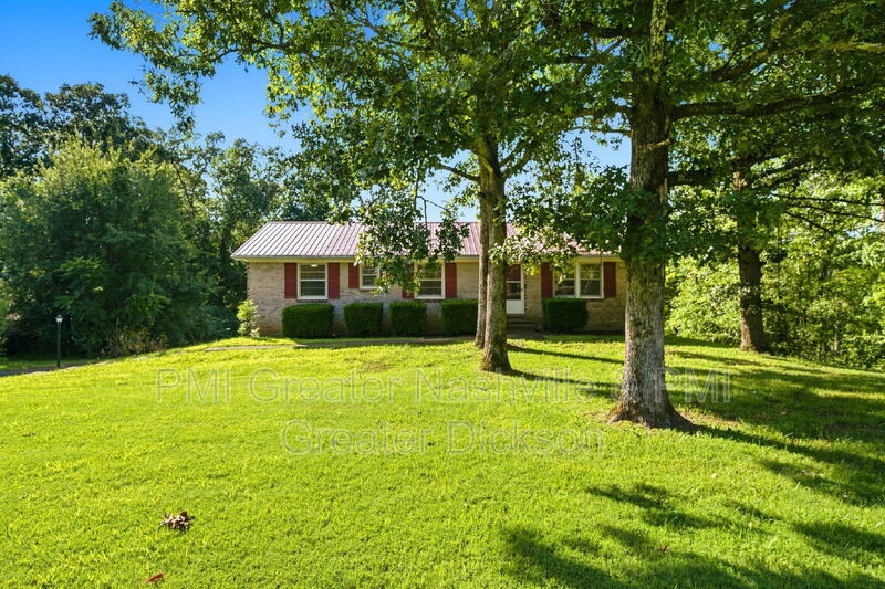 Waverly House: 366 North Powers Boulevard