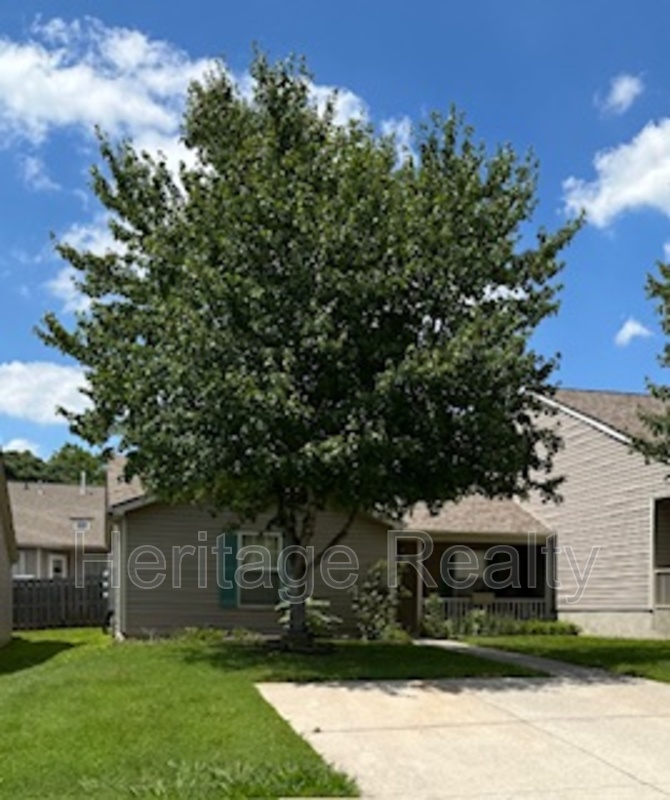 Knoxville House: 8617 Little Field Way