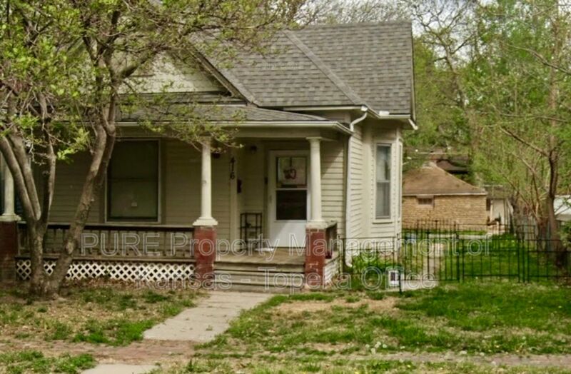 Topeka House: 416 SW Clay St