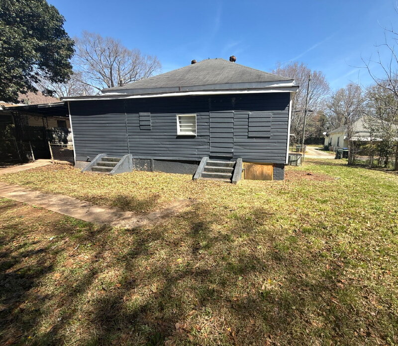 Thomaston House: 105 Avenue J