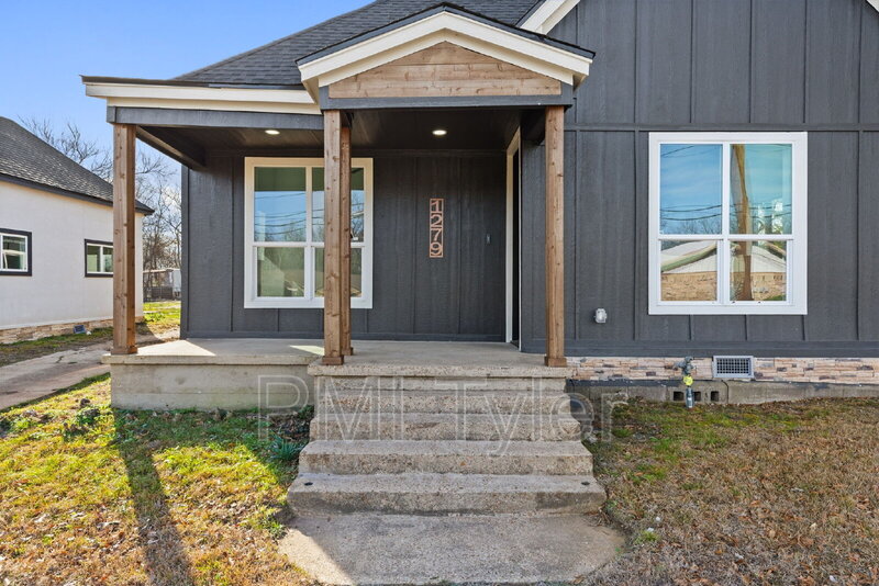 Paris House: 1279 Bonham Street