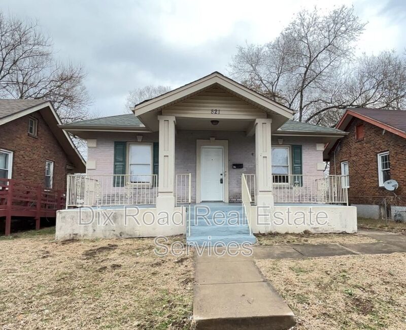 Middletown House: 821 Sixteenth Avenue