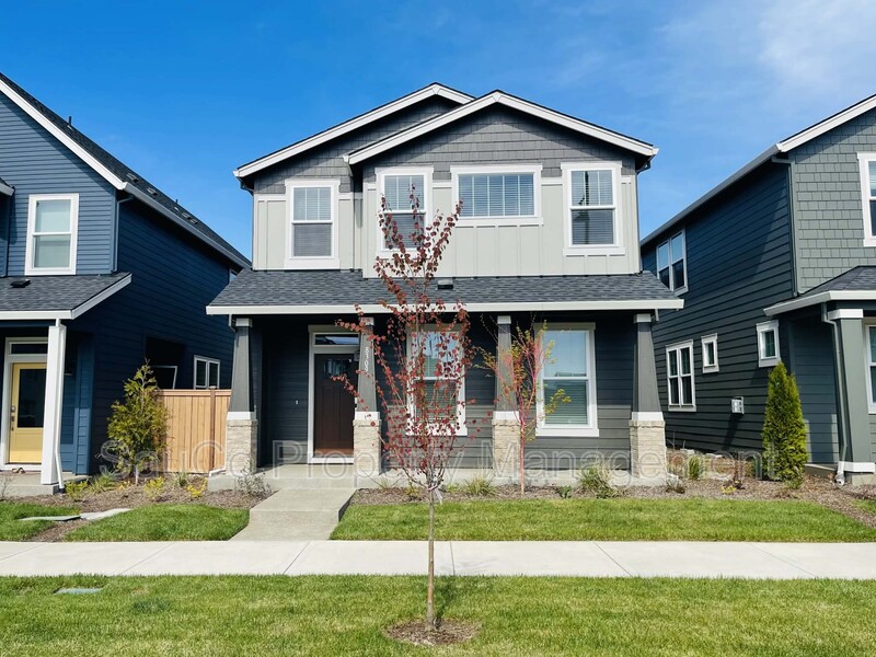 Hillsboro House: 8309 Southeast Crescent Drive