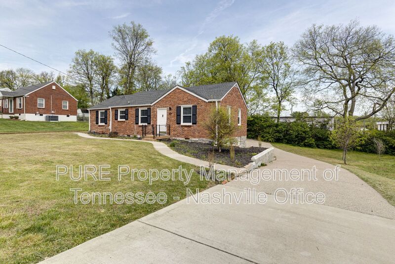 Nashville House: 254 Collier Avenue