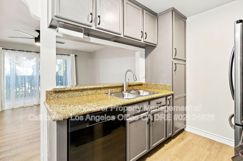 Torrance House: 23302 Marigold Ave
