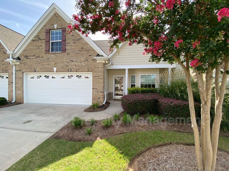 Greenville House: 53 Barnwood Circle