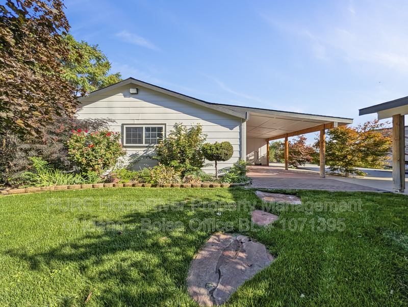 Nampa House: 9127 Randolph